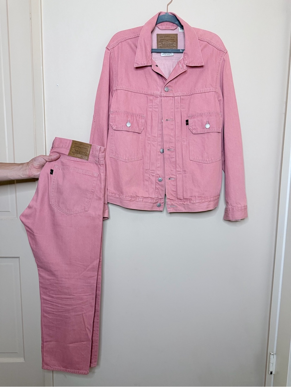 Levi's Men's Pink Straight Jeans 32 x 30 with Matching Pink Denim Jacket